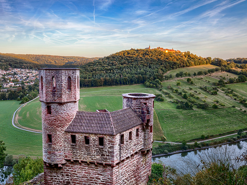 Das Schwalbennest - Burg Schadeck und der Dilsberg bei Sonnenuntergang